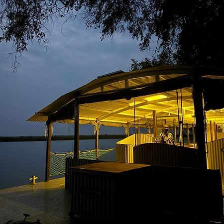 Chobe House Villa And Chalets Kasane Esterno foto