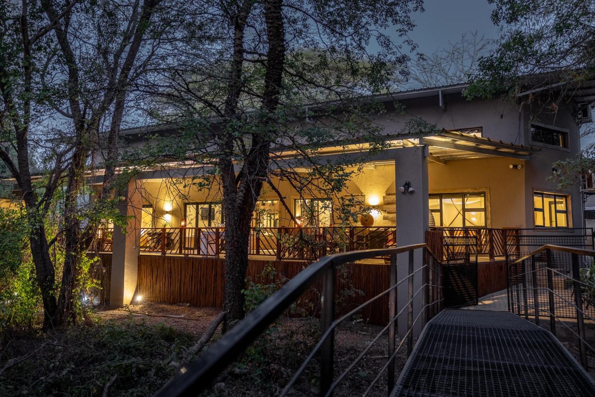 Chobe House Villa And Chalets Kasane Esterno foto