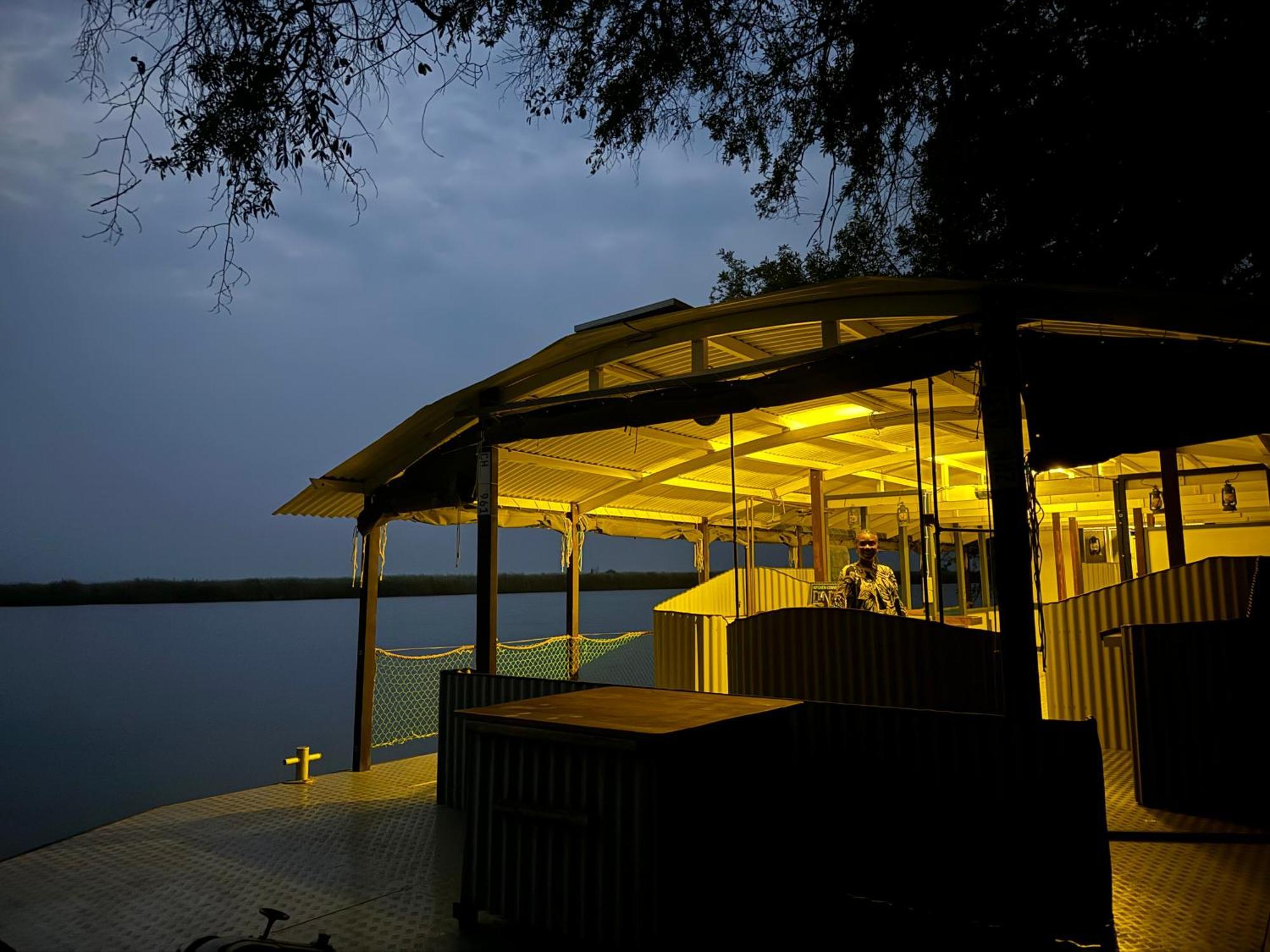 Chobe House Villa And Chalets Kasane Esterno foto