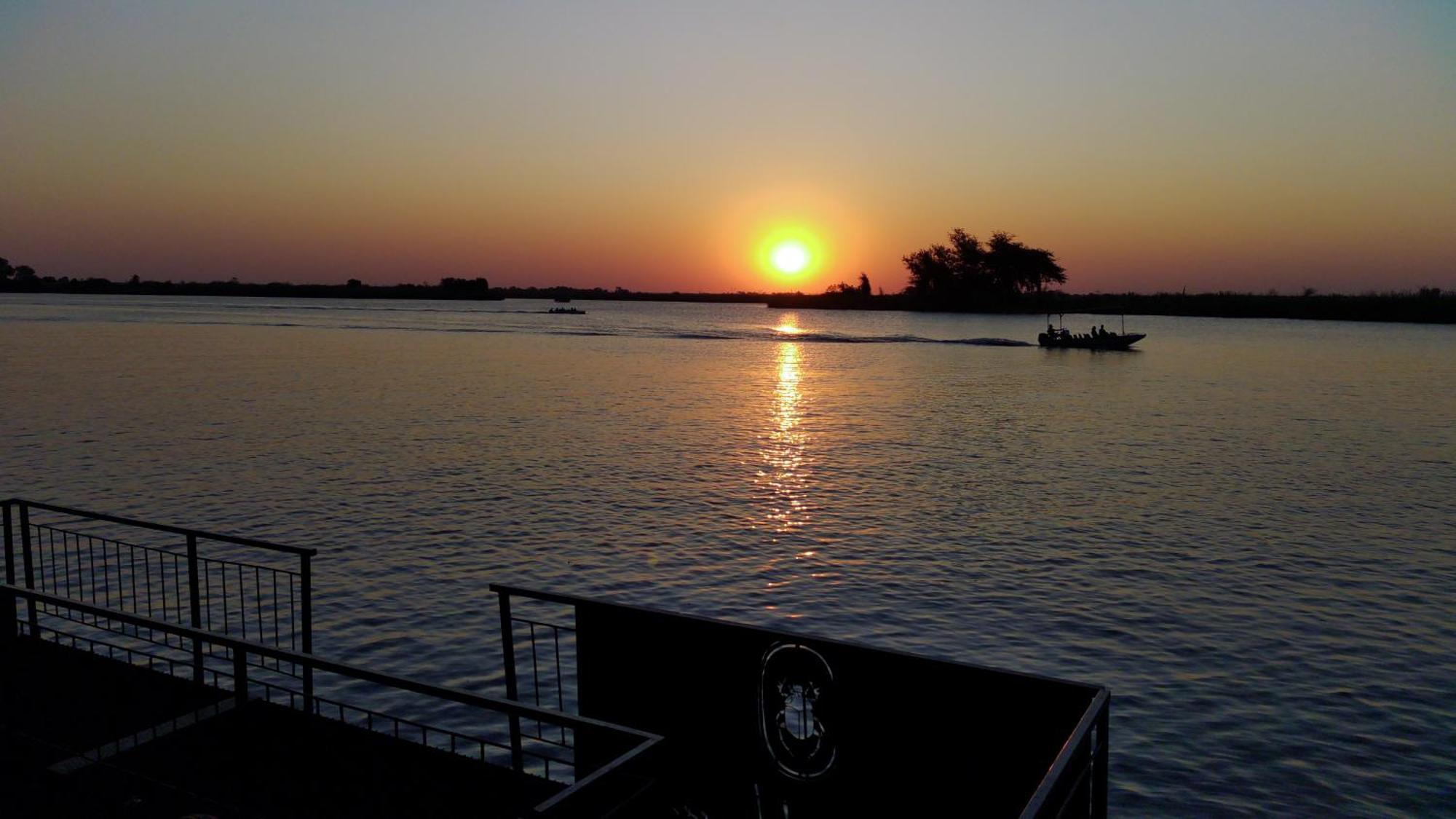 Chobe House Villa And Chalets Kasane Esterno foto