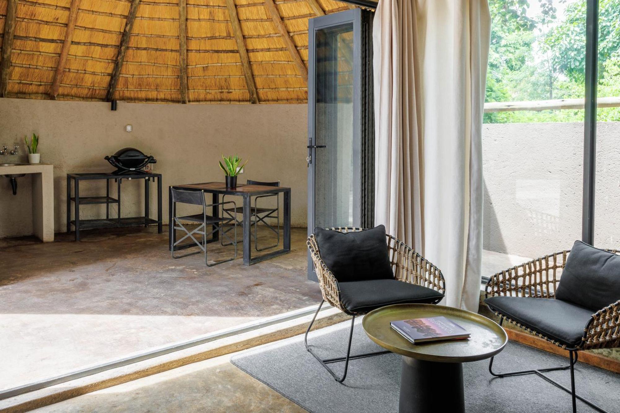 Chobe House Villa And Chalets Kasane Esterno foto