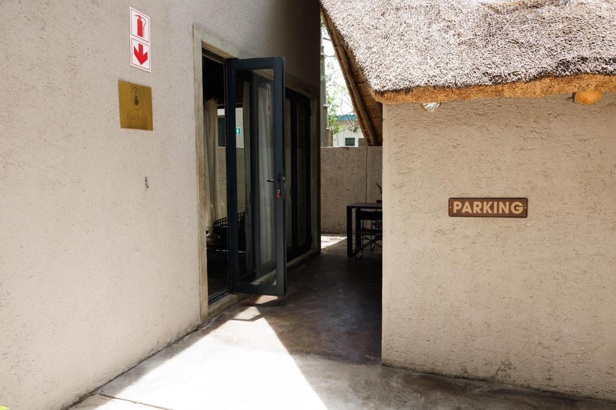 Chobe House Villa And Chalets Kasane Esterno foto