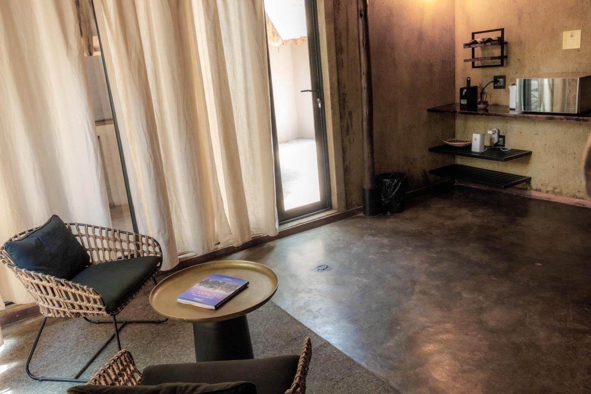 Chobe House Villa And Chalets Kasane Esterno foto
