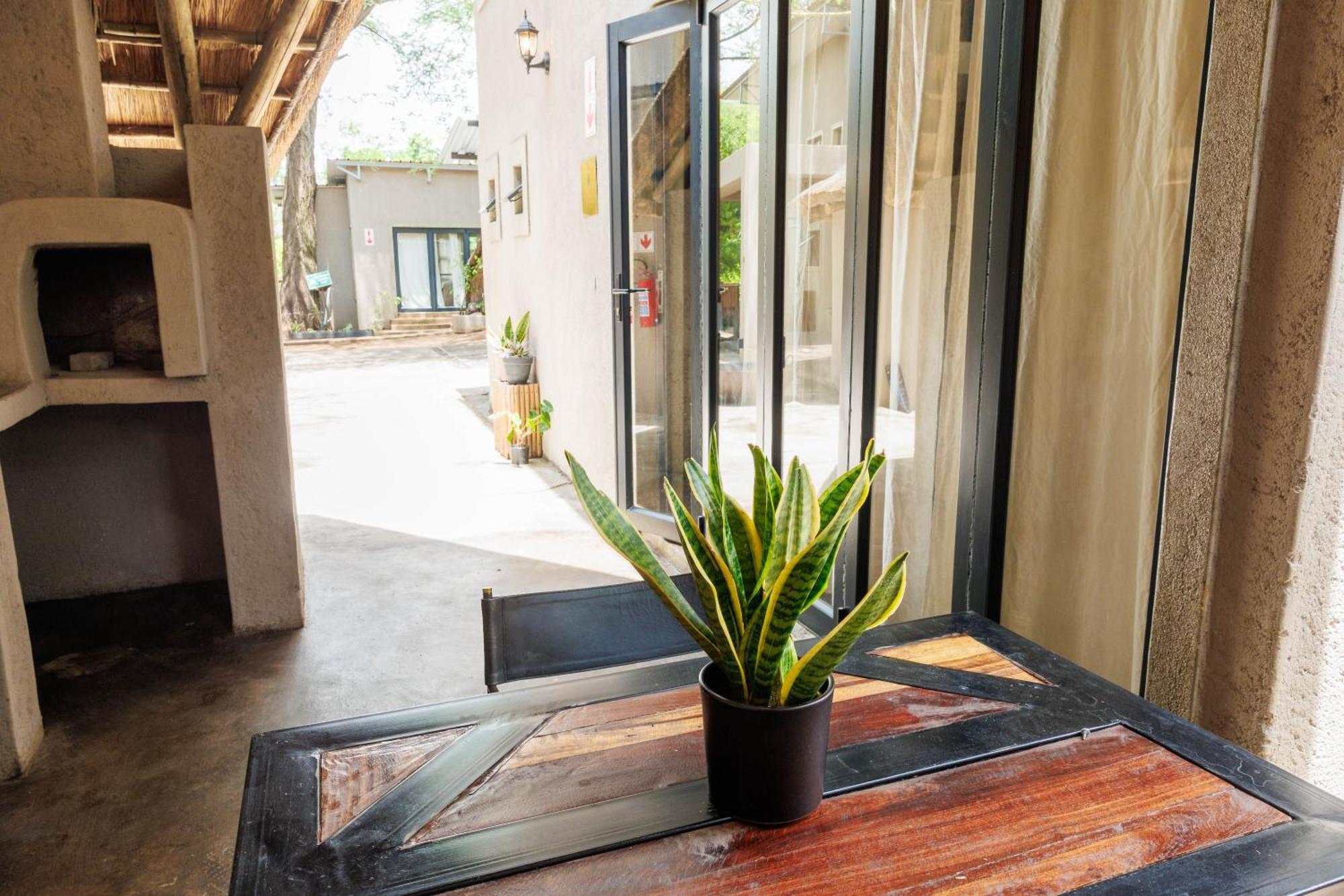 Chobe House Villa And Chalets Kasane Esterno foto