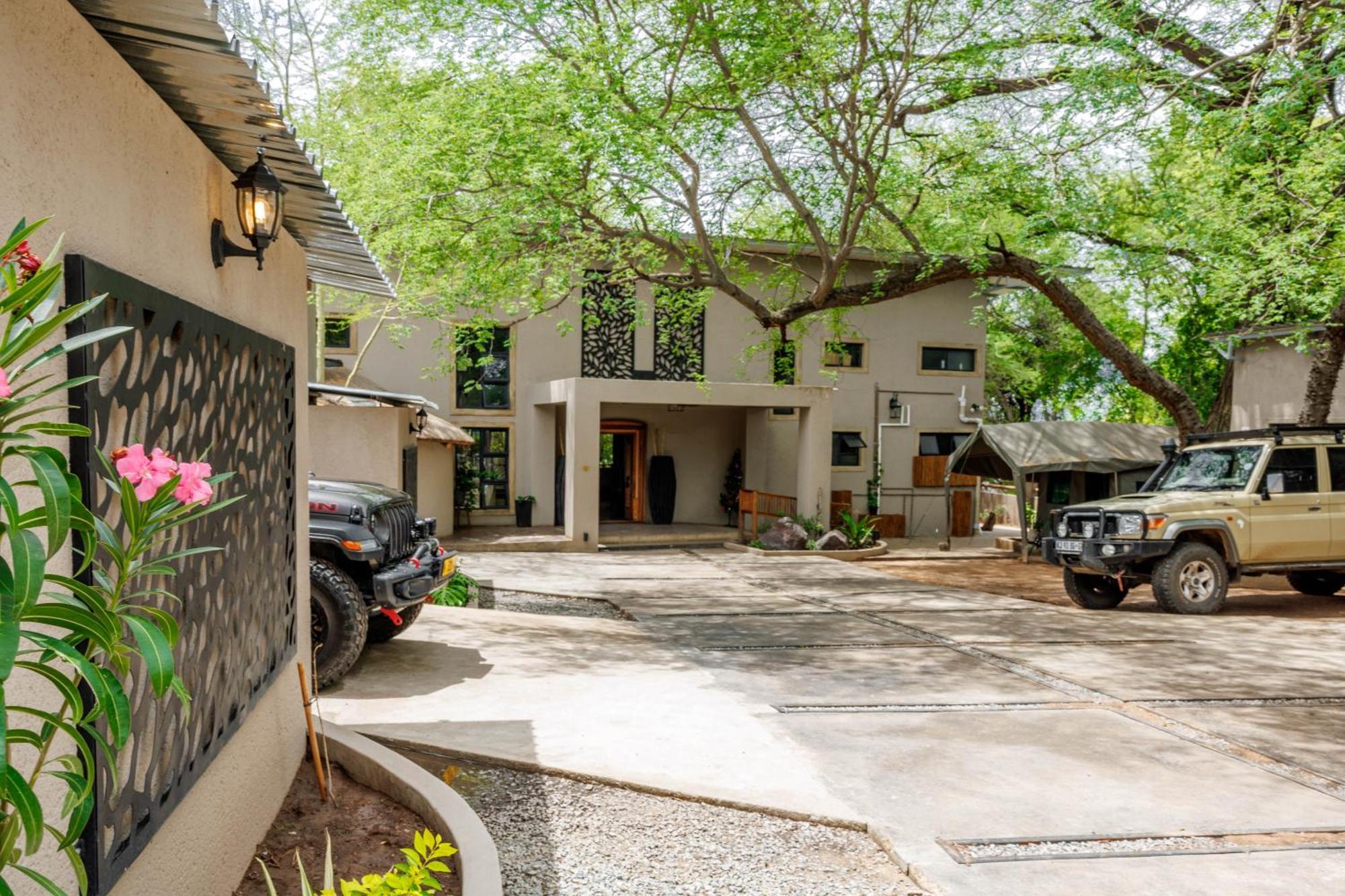 Chobe House Villa And Chalets Kasane Esterno foto